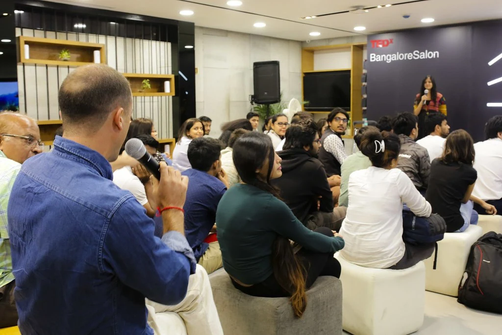 Salon #12 event photograph 1.